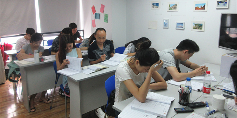 刘一芯老师西班牙语