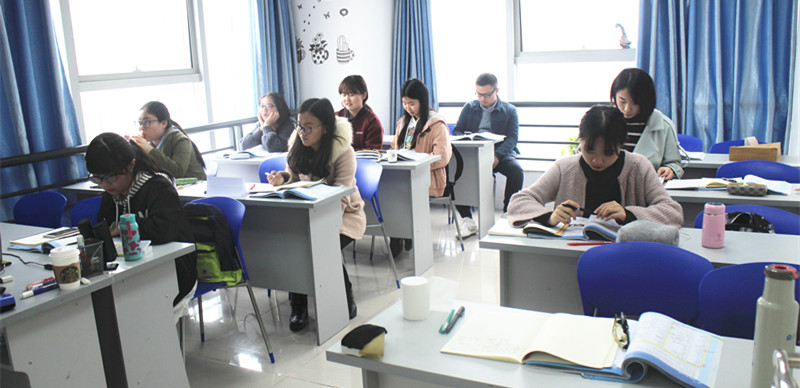 法语周末班课间（曾琳老师）