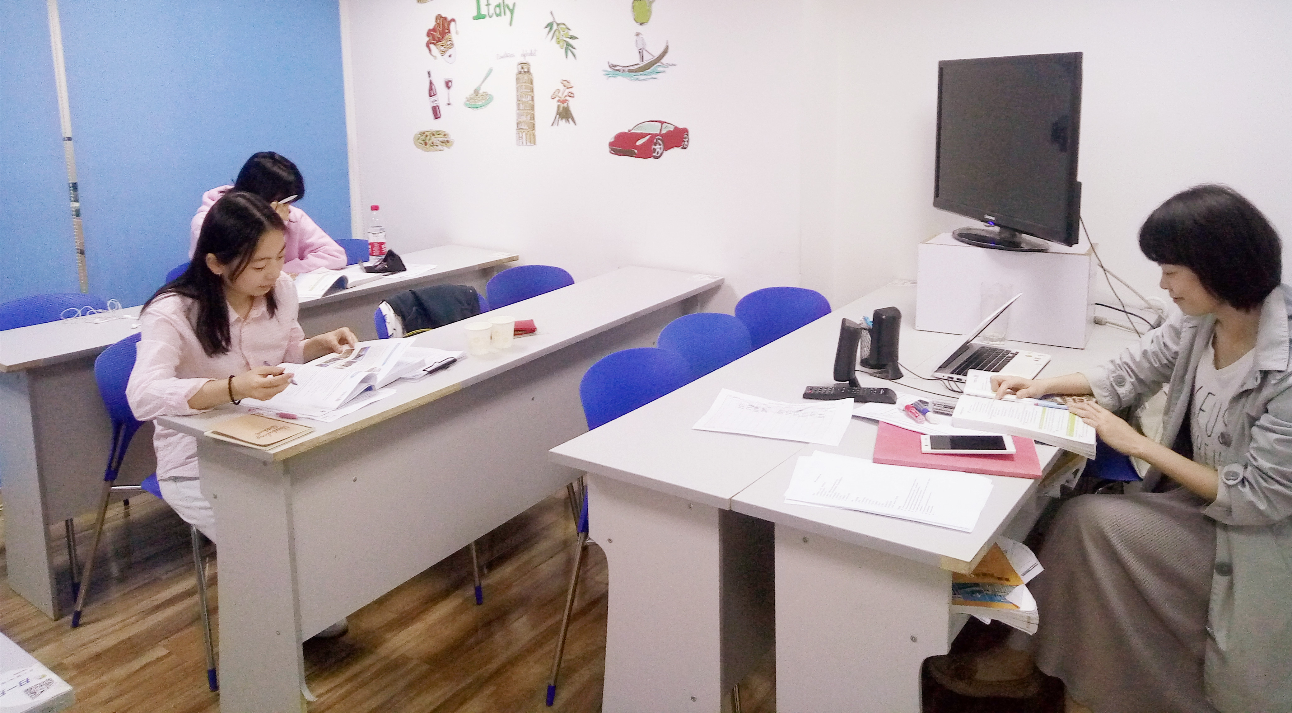 西班牙语初级白班（杨老师）