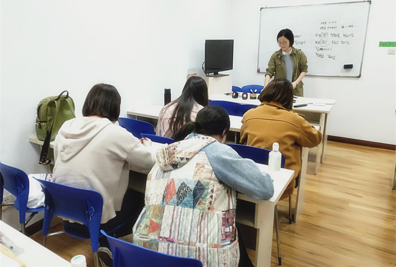 韩语初级周末班（祝亚楠老师）