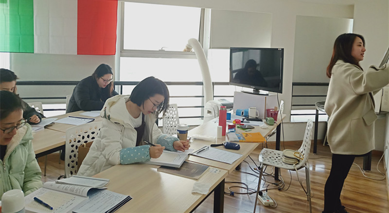 西语初级周末班（楚楚老师）